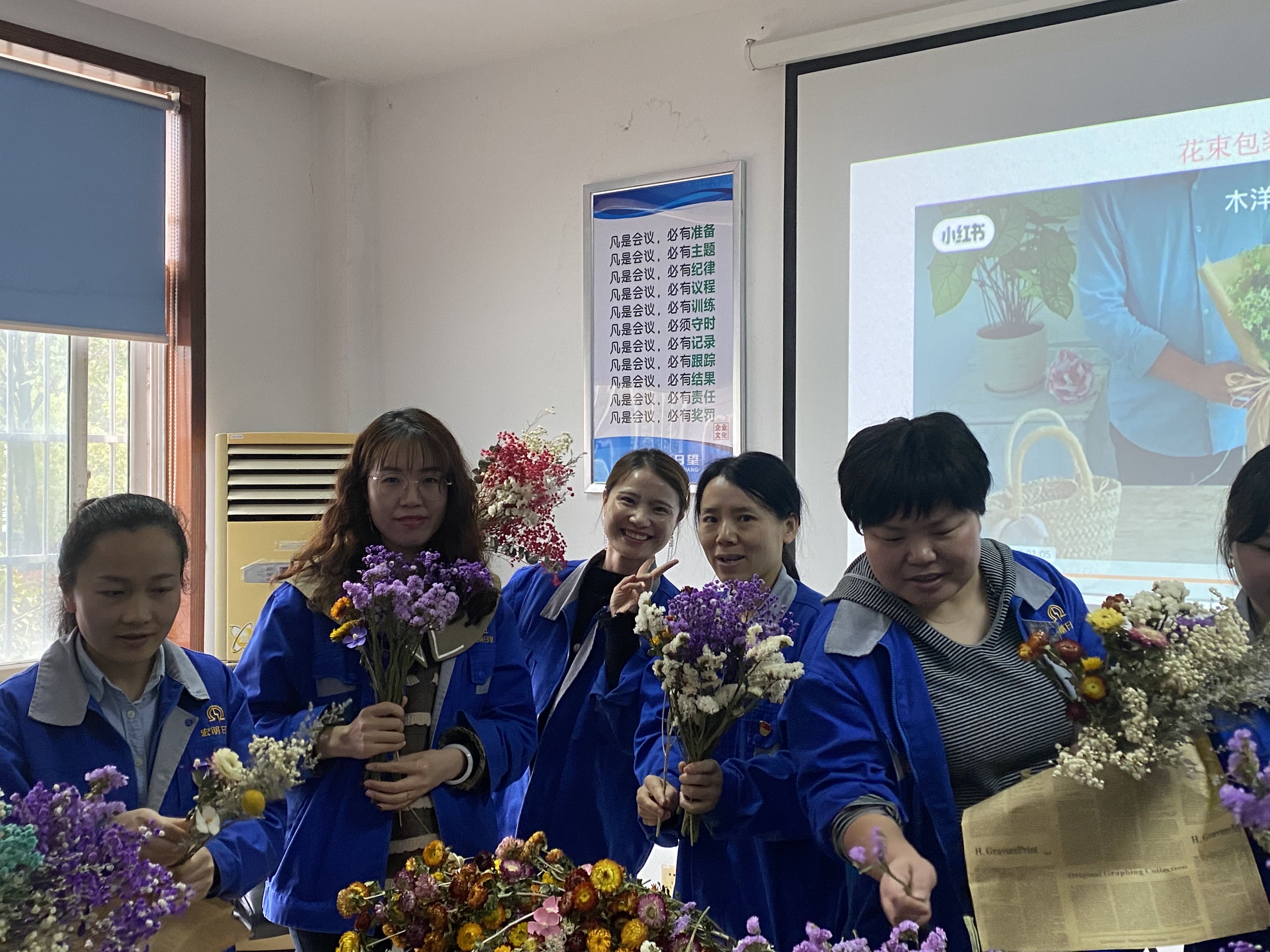 中欧在线客服,宏明日望,株洲电子科技,湖南电容器,株洲电容器,电容器 中欧在线客服,宏明日望,株洲电子科技,湖南电容器,株洲电容器,电容器